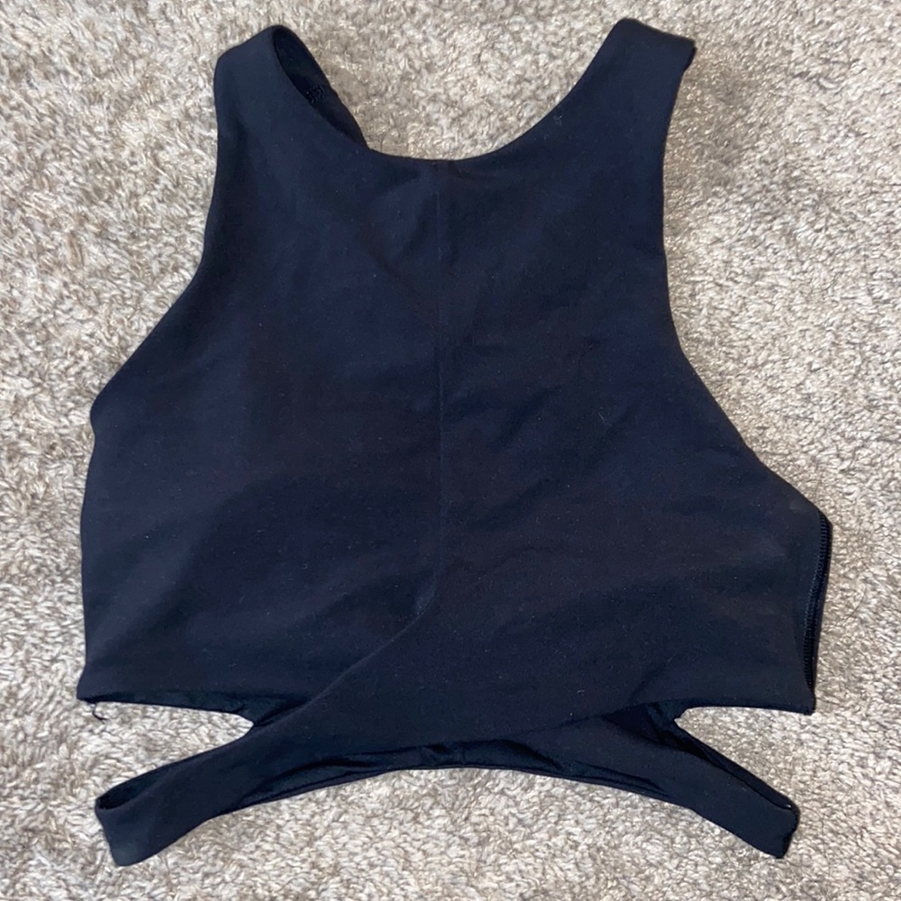 Athleta Conscious Crop Cut Out Bra/Crop Top